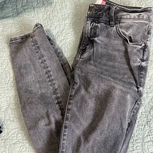 Gray Cabi skinny jeans